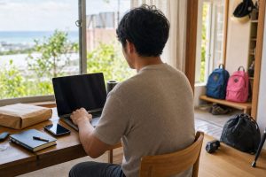 公務員を辞めた元公務員が、4つの事業と家事・育児を両立する日常
